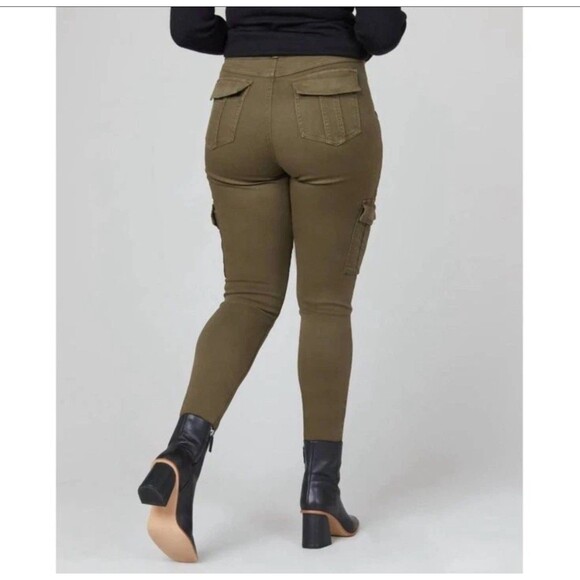 SPANX Stretch Twill Ankle Cargo Womens Pants Darkened Olive Small - Picture 2 of 16